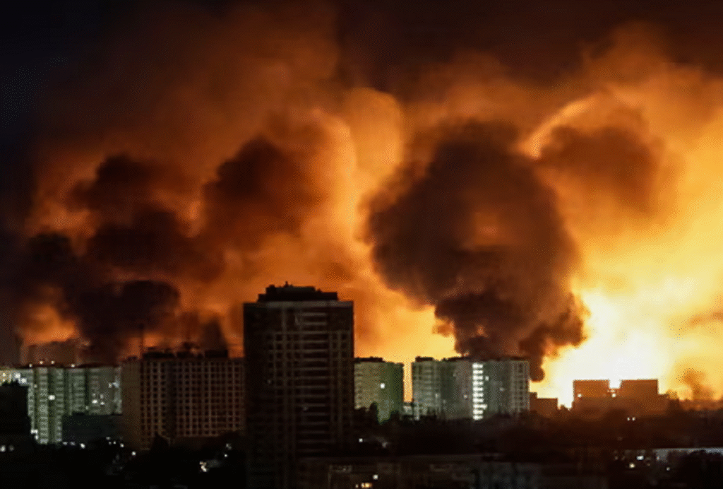 Ratusan Drone dan Rudal Hantam Kyiv Hingga Warga Alami Luka-Luka.