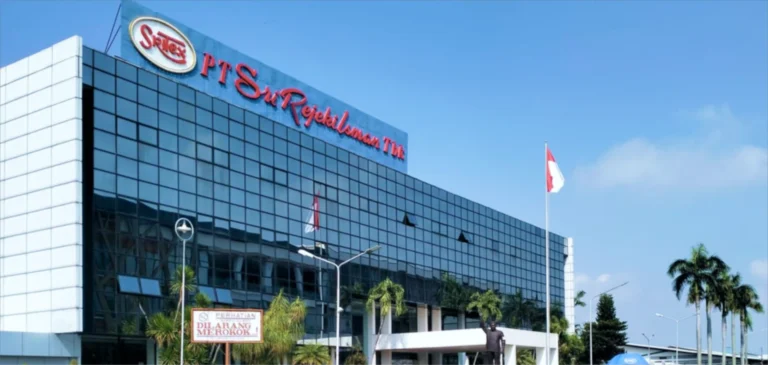 Dirut Sritex ditangkap kejagung usai perusahaan tersebut dinyatakan pailit dan tutup operasional pada Maret 2025 lalu.